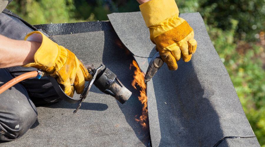 Expert Emergency Roof Repairs services in Dixfield, ME